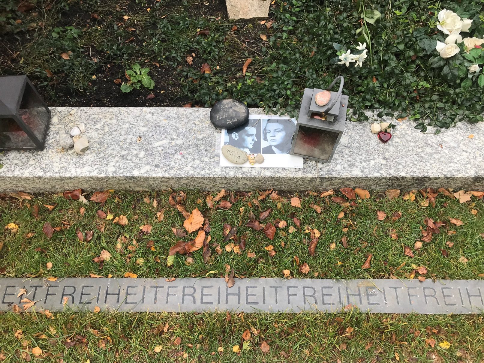 Scholl siblings and Christoph Probst's tomb, Munich, by Sal Mangione - 06.jpg